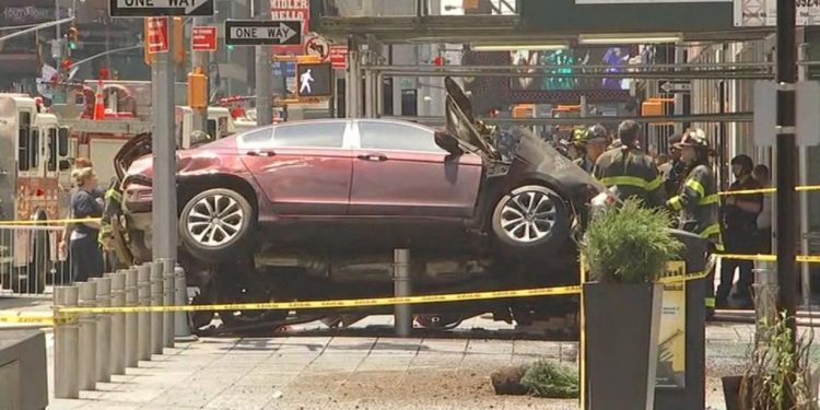 Car crashes after striking pedestrians in New York's Times Square