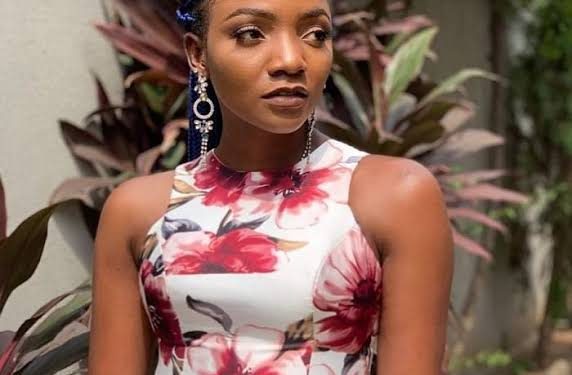 “Who did this to us” – Singer Simi questions the essence of education