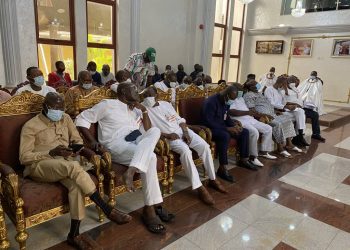 Photos As Oba Of Benin Meets Ize-Iyamu & Obaseki; As They Sign Peace Pact