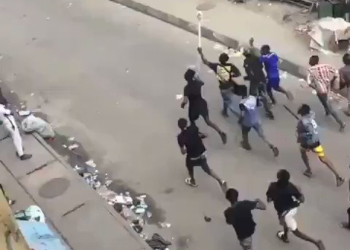 Oba Of Lagos Palace Set On Fire, His Staff Of Office Stolen (Videos)