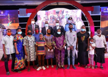 Sanwo-Olu Gives 10M Each To Wives Of Police Men Killed During EndSARS Riots
