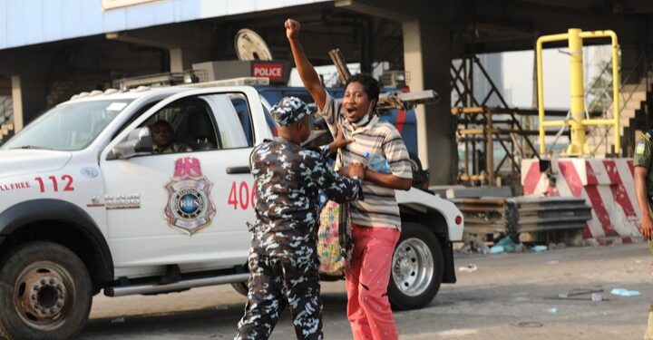 Police Arrest Damilare Adenola, 10 #OccupyLekkiTollGate Protesters