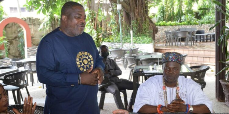 SDNON presents Award to Olowu of Kuta Kingdom over Contribution to Culture, Tradition Development in Yorubaland