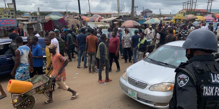 LAGOS STATE TASKFORCE STRIKES HARD! ..Dismantles criminal hideouts at Ile-Zik in Ikeja