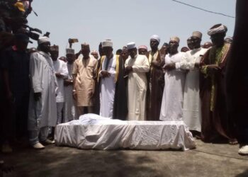 ALAAFIN FOR BURIAL NOW….photos