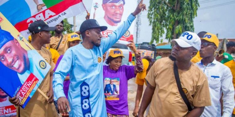 FRIENDS OF YUSUF OLADIPIPO OLASENI TO PROCURE NOMINATION FORM FOR HIM