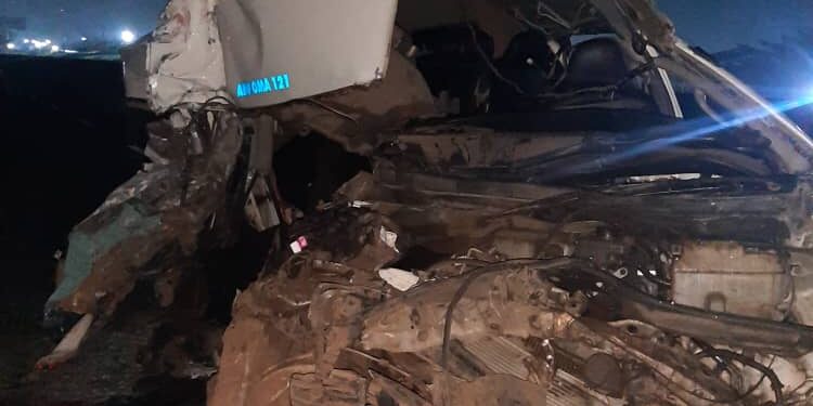 LAGOS-IBADAN HIGHWAY CRASH: Two Die, Six Others Injured