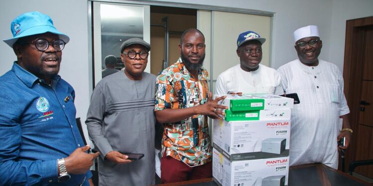 Obasa Boosts APC E-Registration Drive with 80 Tablets, 40 Printers, and Skilled Youths