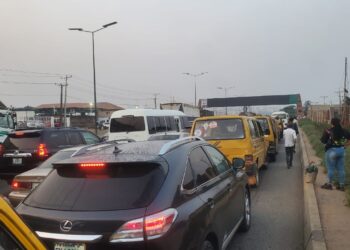 Overturned Truck at Otedola Bridge Triggers Massive Traffic Gridlock on Lagos-Ibadan Expressway