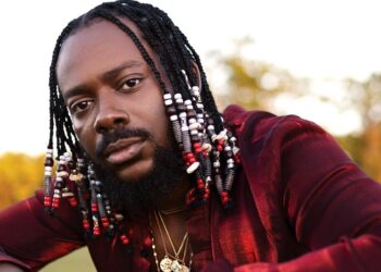 “Nobody Writes Like Simi” — Adekunle Gold Praises Wife’s Exceptional Talent